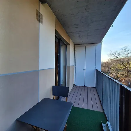 Elegant With Balcony Near Center * 프라하